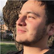 Soy licenciado de la Universidad Pedagógica Nacional. Mi enfoque artístico son las artes escénicas y toda sus ramas; el cuerpo, la voz, la actuación y la historia del arte